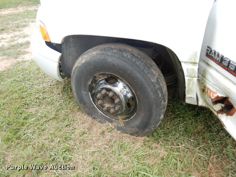 image for item FN9351 2001 Dodge Ram 3500  Quad Cab tow truck