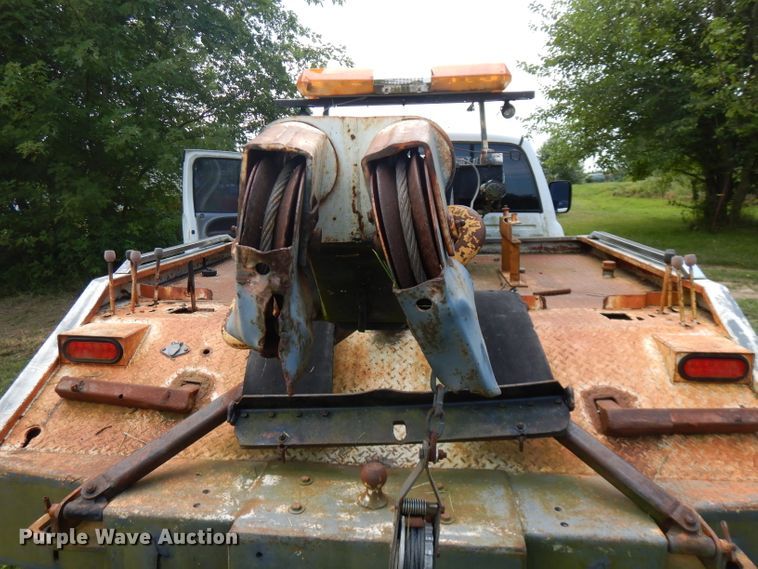 image for item FN9351 2001 Dodge Ram 3500  Quad Cab tow truck