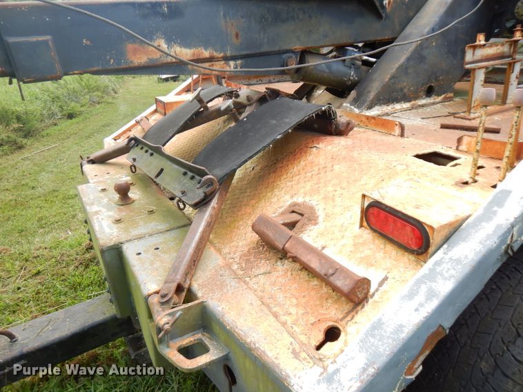 image for item FN9351 2001 Dodge Ram 3500  Quad Cab tow truck