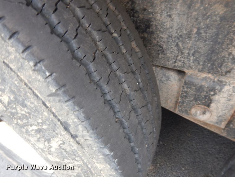 image for item FR9035 1998 Starlight utility trailer