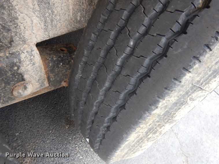 image for item FR9035 1998 Starlight utility trailer