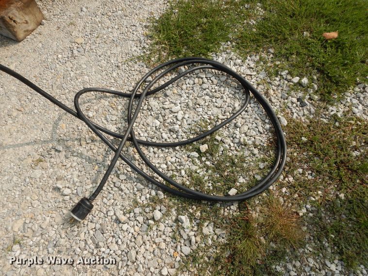 image for item FR9046 1998 Featherlite 5940 enclosed cargo trailer