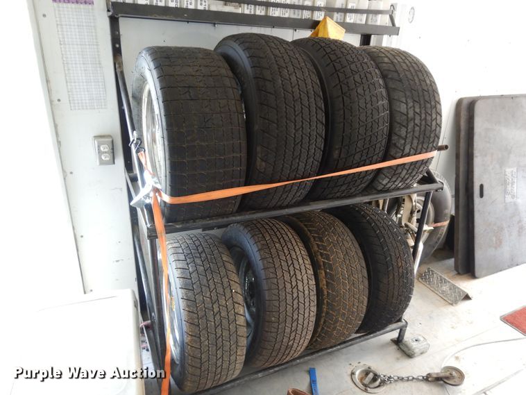 image for item FR9046 1998 Featherlite 5940 enclosed cargo trailer