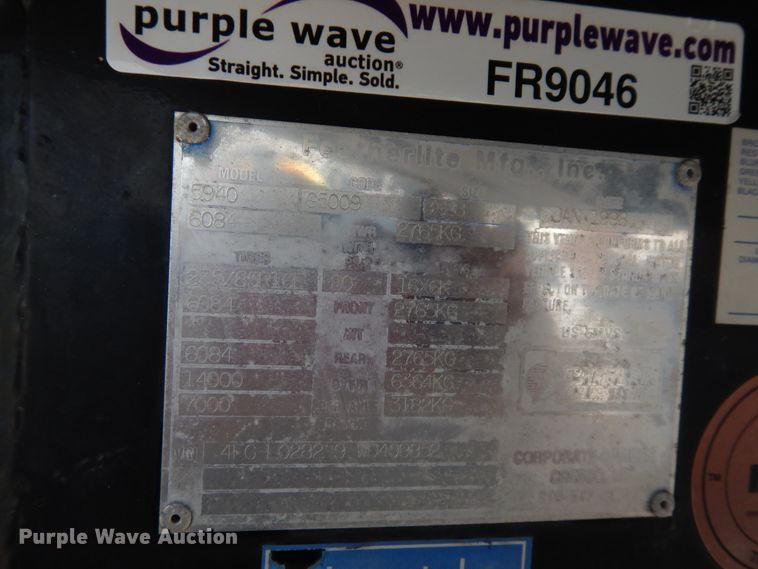 image for item FR9046 1998 Featherlite 5940 enclosed cargo trailer