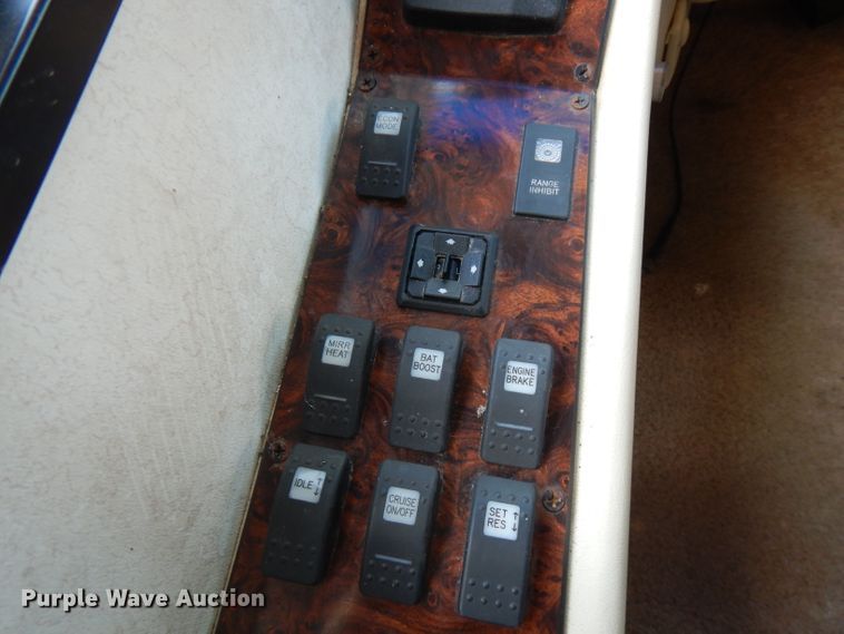 image for item FR9060 2000 Knight Monaco  RV