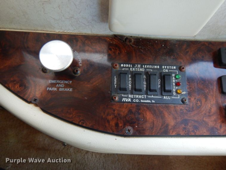 image for item FR9060 2000 Knight Monaco  RV