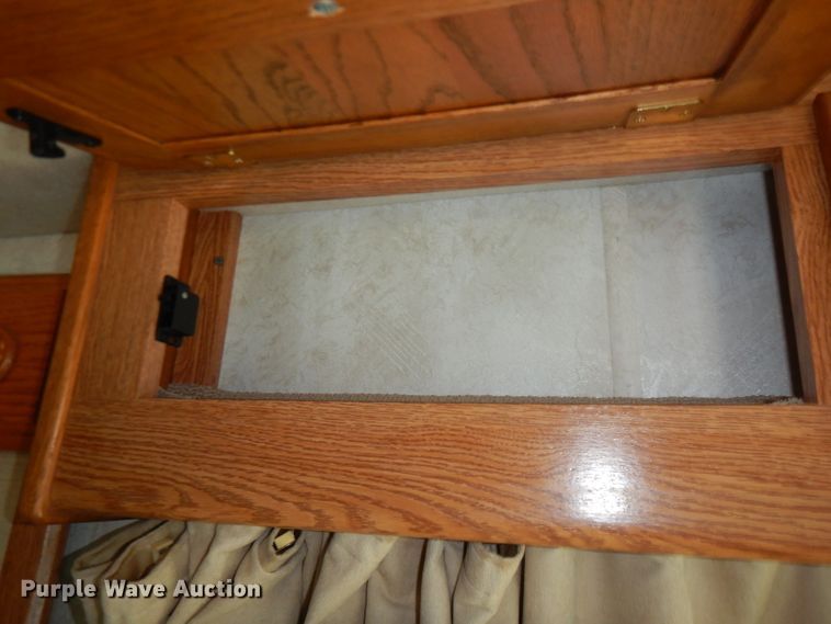 image for item FR9060 2000 Knight Monaco  RV