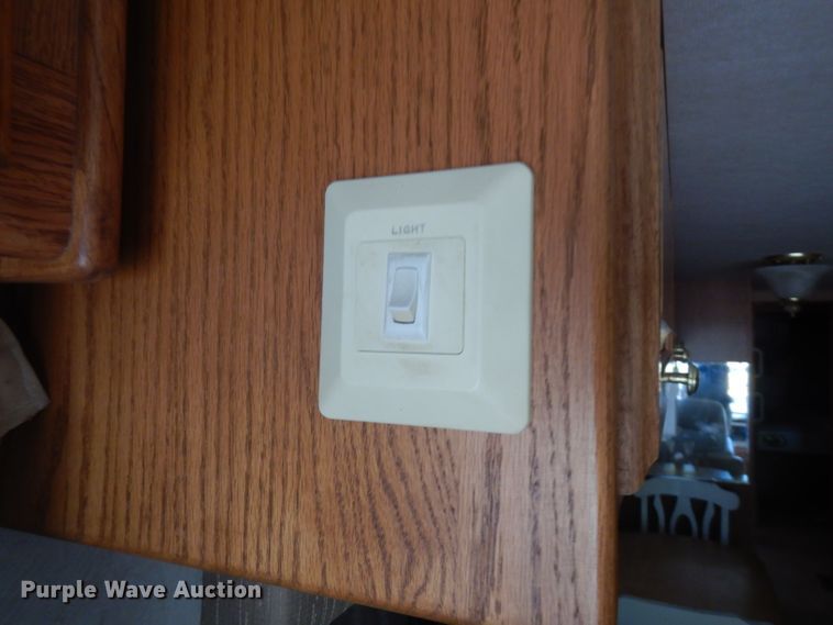 image for item FR9060 2000 Knight Monaco  RV