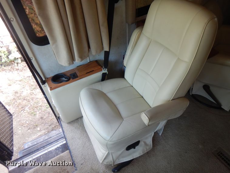 image for item FR9060 2000 Knight Monaco  RV