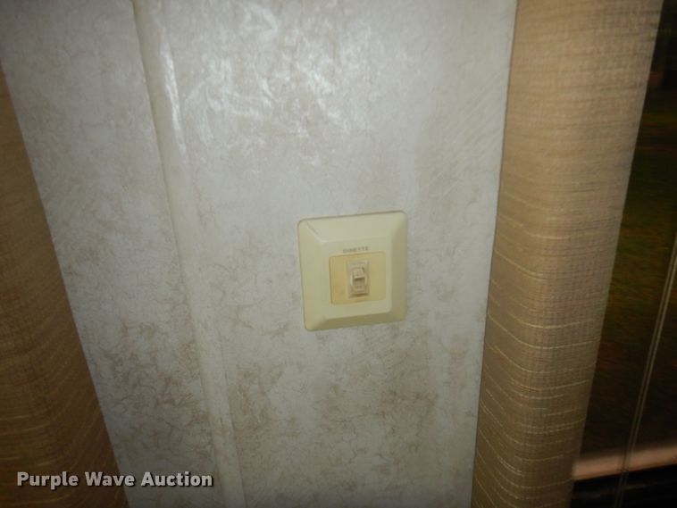 image for item FR9060 2000 Knight Monaco  RV