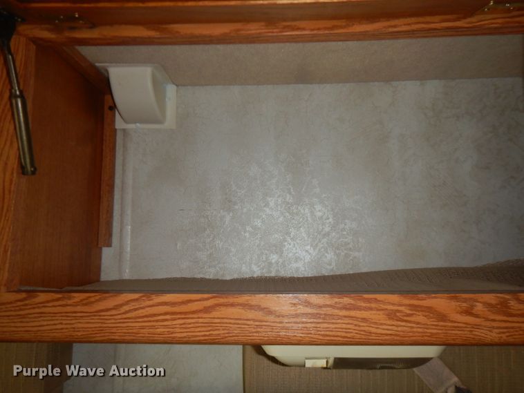 image for item FR9060 2000 Knight Monaco  RV