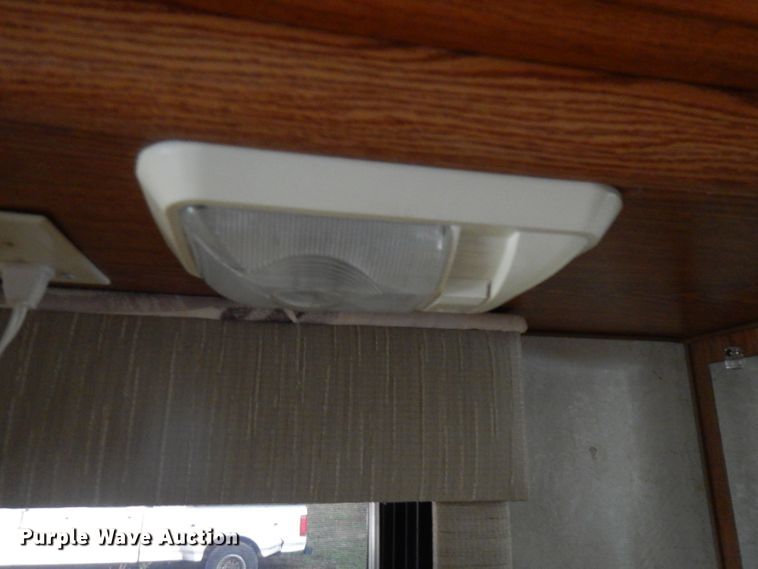 image for item FR9060 2000 Knight Monaco  RV