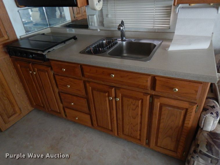 image for item FR9060 2000 Knight Monaco  RV