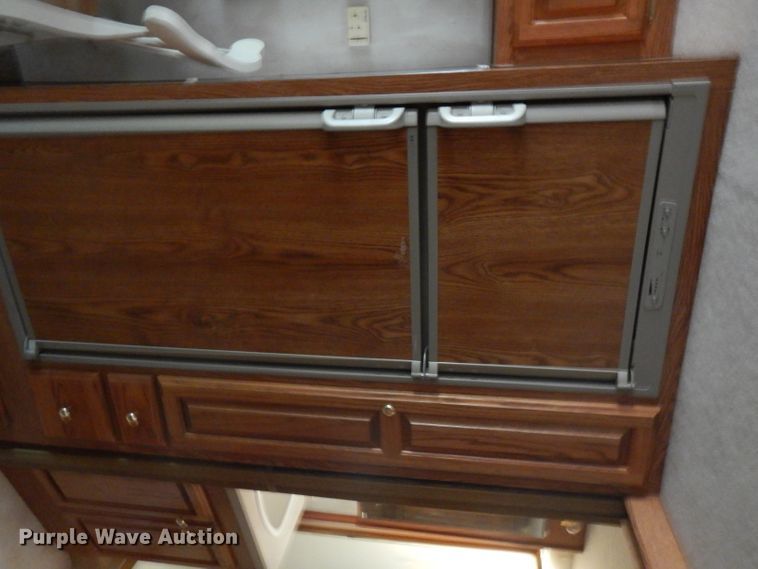 image for item FR9060 2000 Knight Monaco  RV