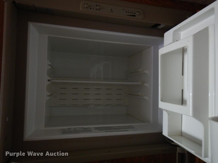 image for item FR9060 2000 Knight Monaco  RV