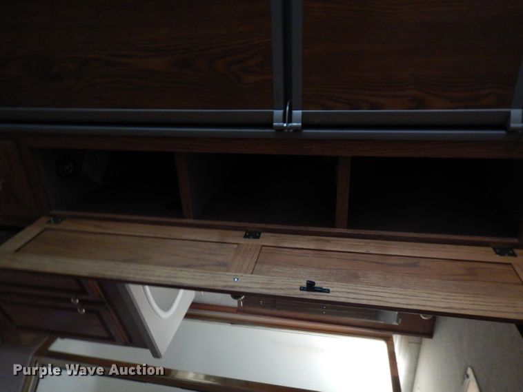 image for item FR9060 2000 Knight Monaco  RV