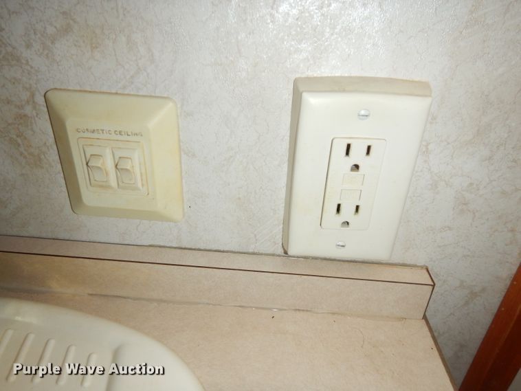 image for item FR9060 2000 Knight Monaco  RV