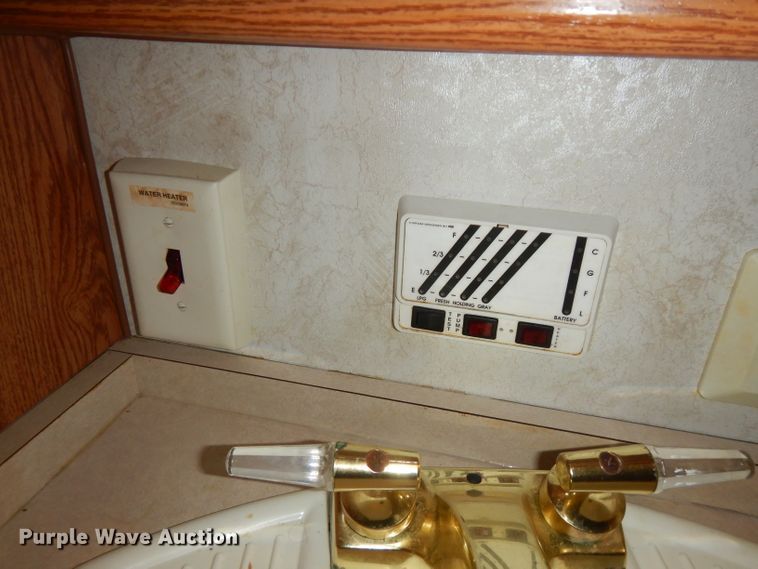 image for item FR9060 2000 Knight Monaco  RV