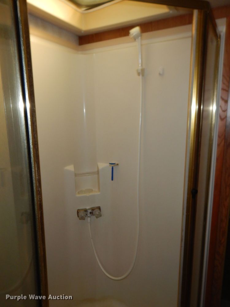 image for item FR9060 2000 Knight Monaco  RV