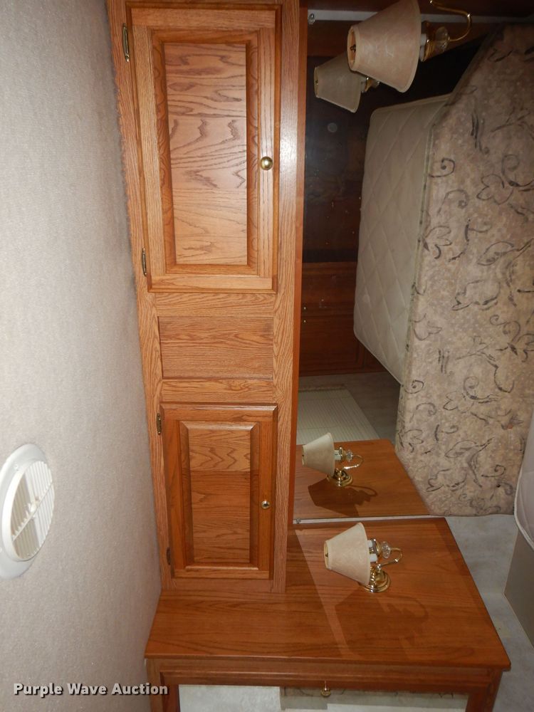 image for item FR9060 2000 Knight Monaco  RV