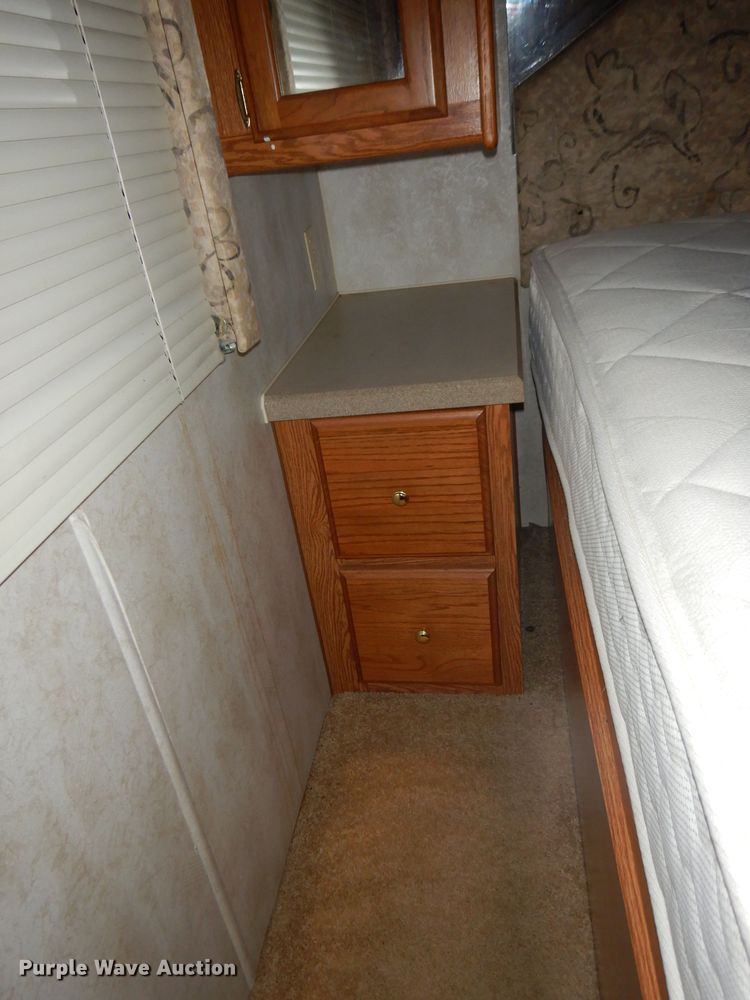 image for item FR9060 2000 Knight Monaco  RV