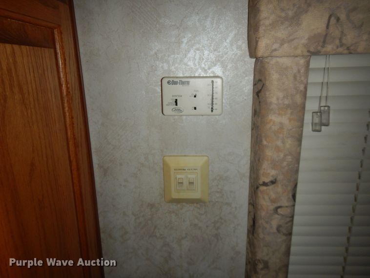 image for item FR9060 2000 Knight Monaco  RV