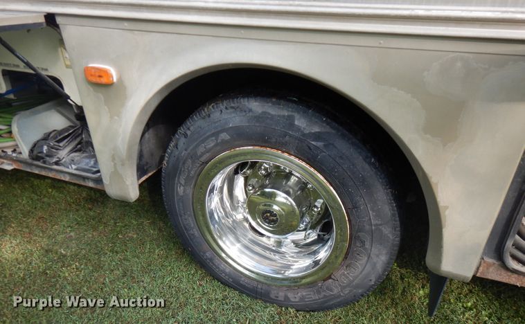 image for item FR9060 2000 Knight Monaco  RV