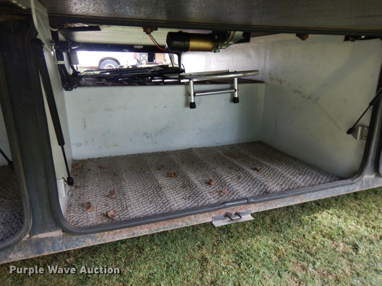 image for item FR9060 2000 Knight Monaco  RV