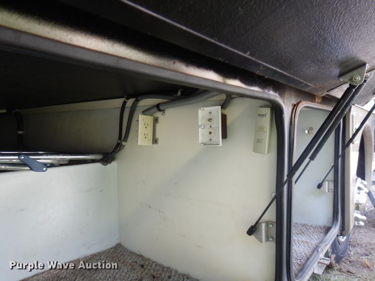 image for item FR9060 2000 Knight Monaco  RV