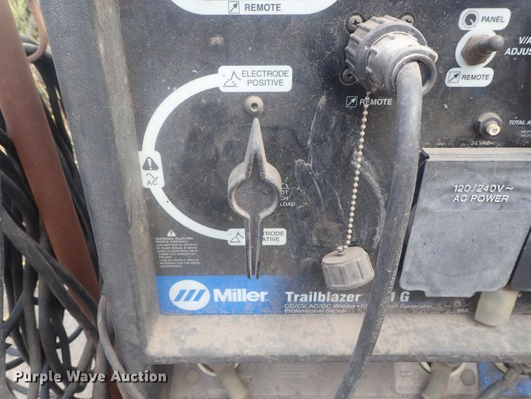 image for item GL9373 Miller Trailblazer 301G welder/generator