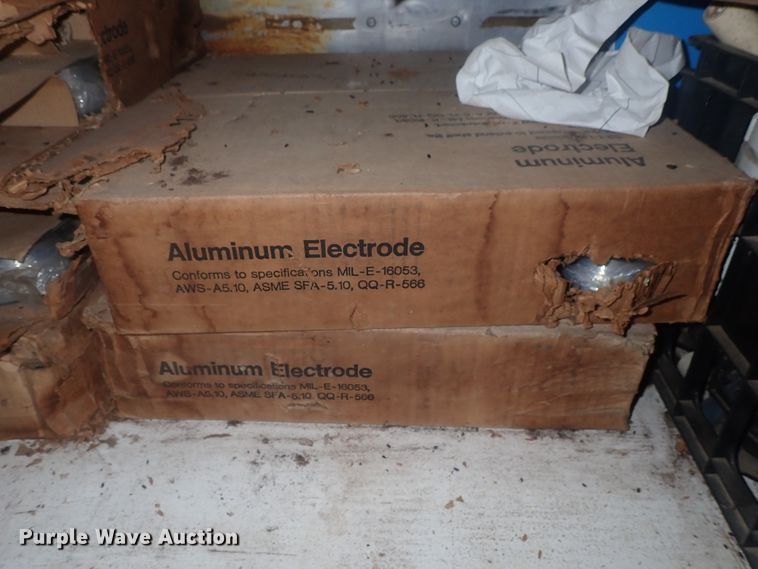 image for item GL9373 Miller Trailblazer 301G welder/generator