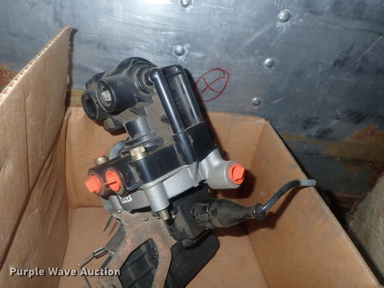 image for item GL9435 Truck parts and accessories