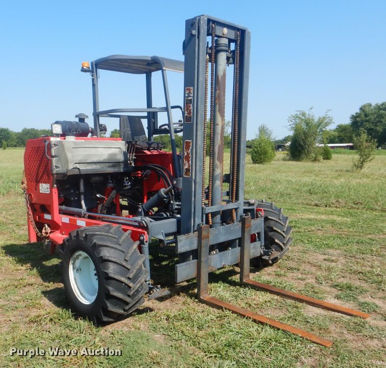 image for item GM9118 2006 Moffett M5500  piggyback forklift