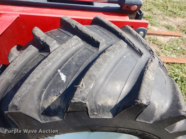 image for item GM9118 2006 Moffett M5500  piggyback forklift