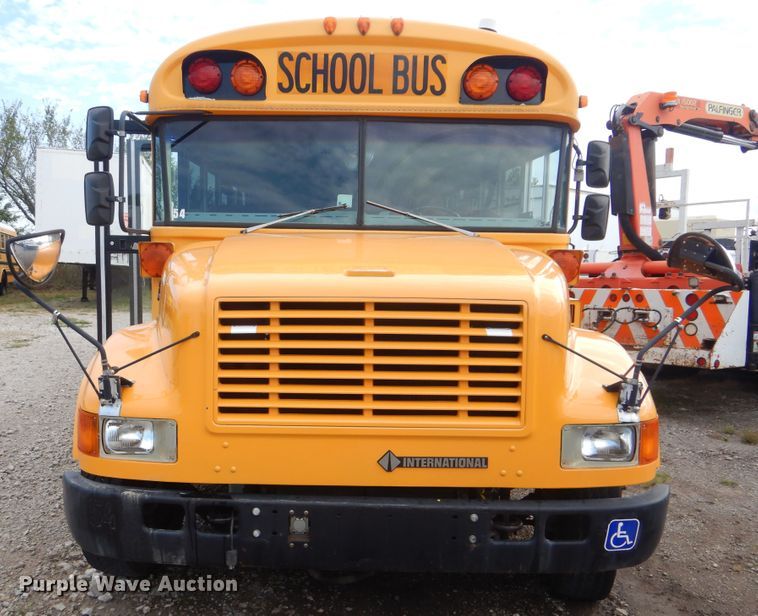 image for item GM9174 2002 International 3800  school bus