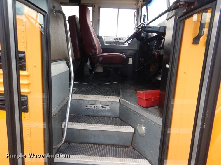 image for item GM9174 2002 International 3800  school bus