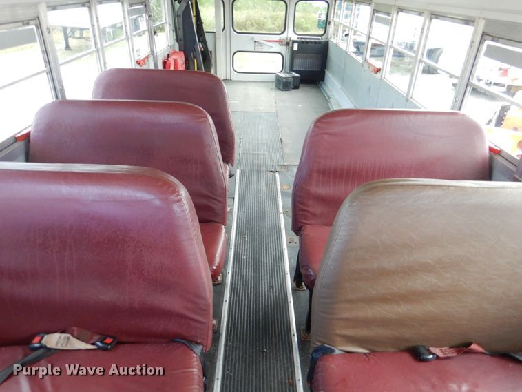 image for item GM9174 2002 International 3800  school bus