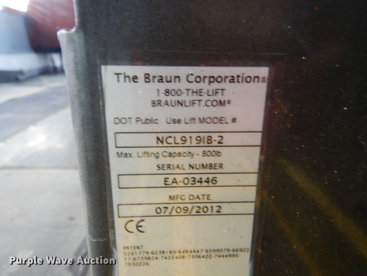 image for item GM9174 2002 International 3800  school bus