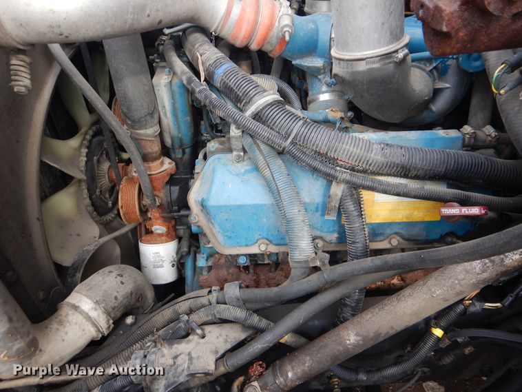 image for item GM9174 2002 International 3800  school bus