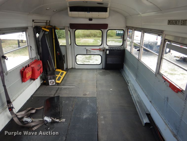 image for item GM9174 2002 International 3800  school bus