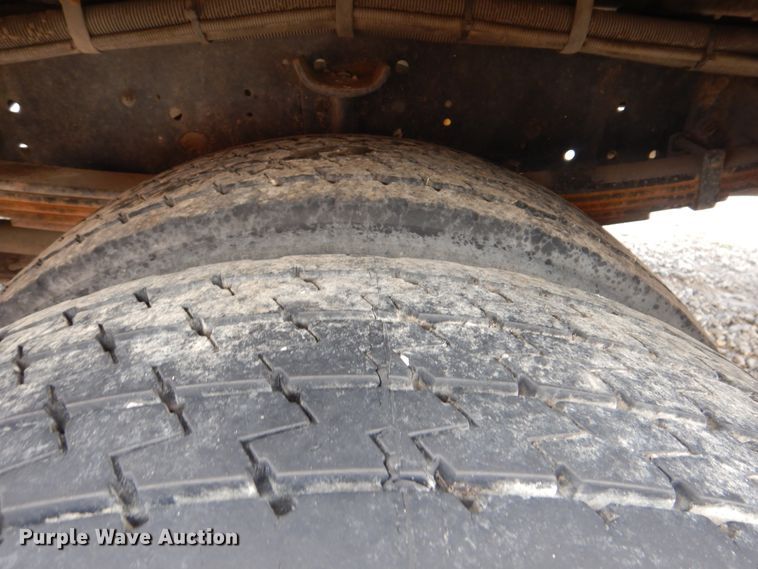 image for item GM9174 2002 International 3800  school bus