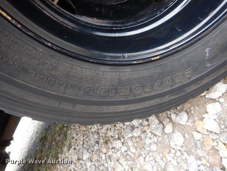 image for item GM9174 2002 International 3800  school bus