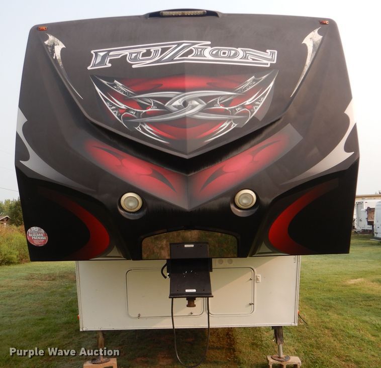 image for item GM9176 2013 Keystone Fuzion  camper