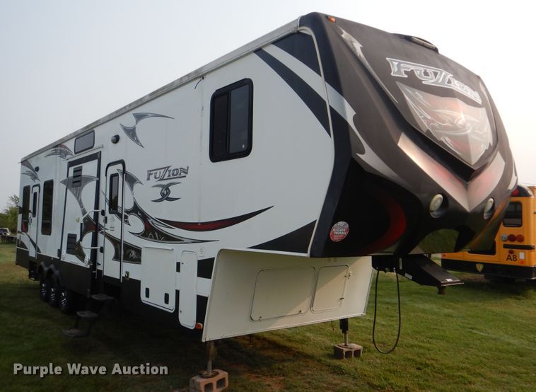 image for item GM9176 2013 Keystone Fuzion  camper