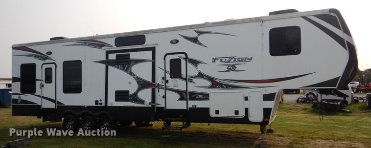 image for item GM9176 2013 Keystone Fuzion  camper