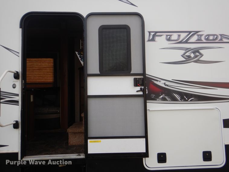 image for item GM9176 2013 Keystone Fuzion  camper