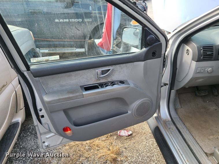 image for item GO9417 2006 Kia Sorento LX SUV