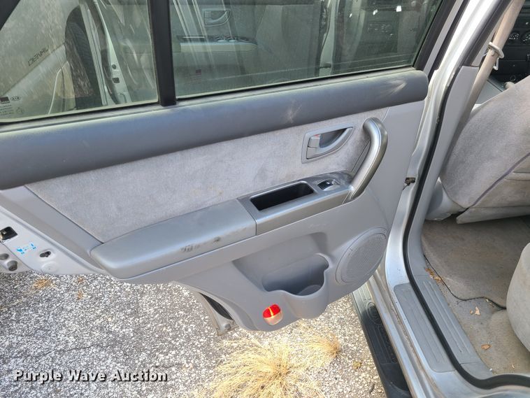 image for item GO9417 2006 Kia Sorento LX SUV