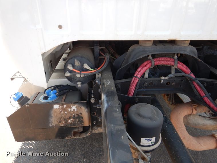 image for item HC9117 2013 Ford F750 Super Duty  truck cab and chassis