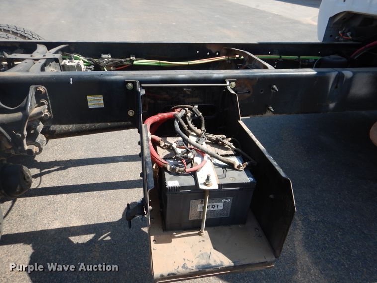 image for item HC9117 2013 Ford F750 Super Duty  truck cab and chassis